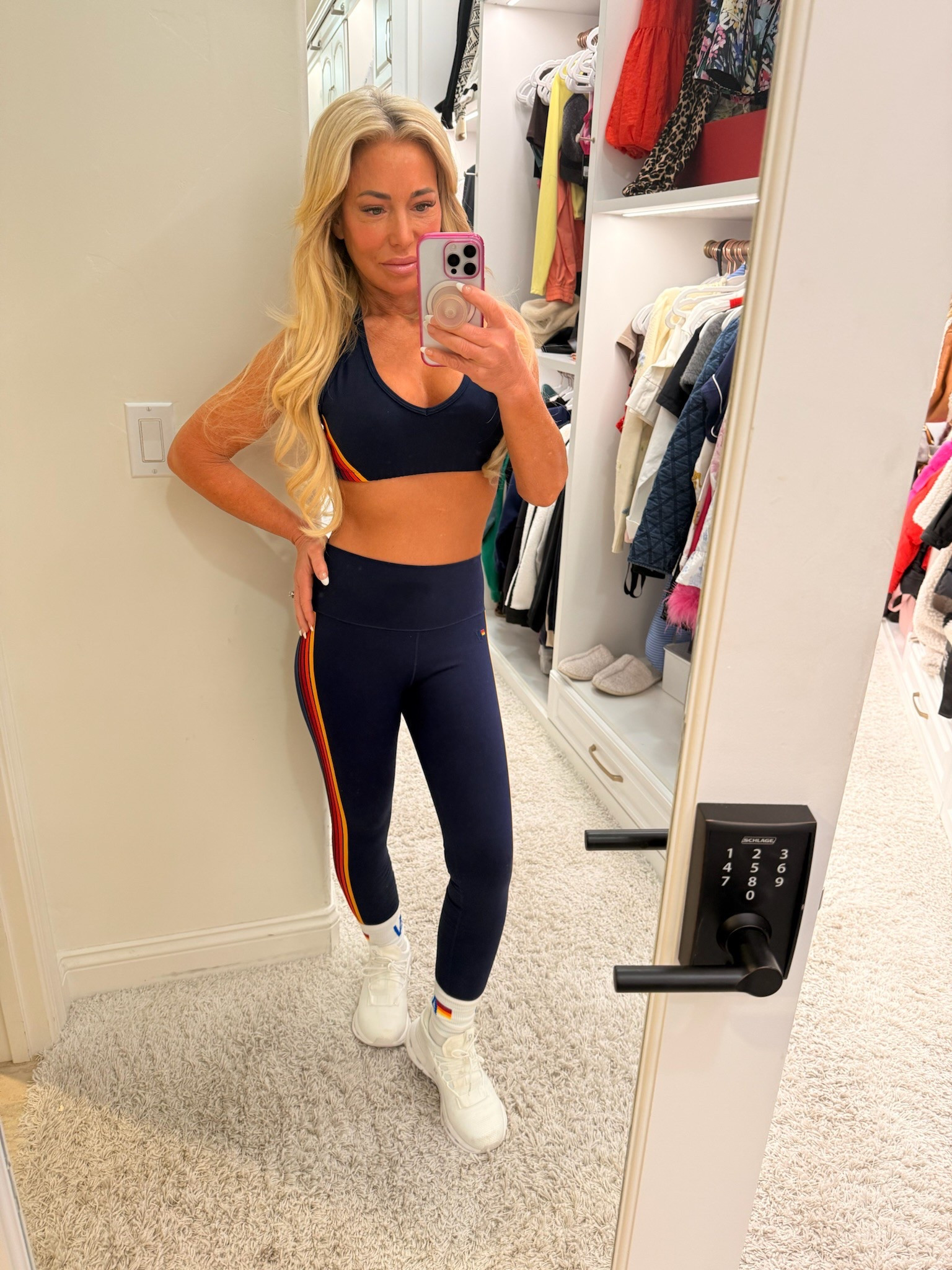 Slay in these workout pieces from Aviator  Nation. 

I love the sports bra,it fits me perfectly the way I want it to💖✨

Get yours now!

#fitness #workout #activewear



#LTKStyleTip #LTKActive #LTKOver40