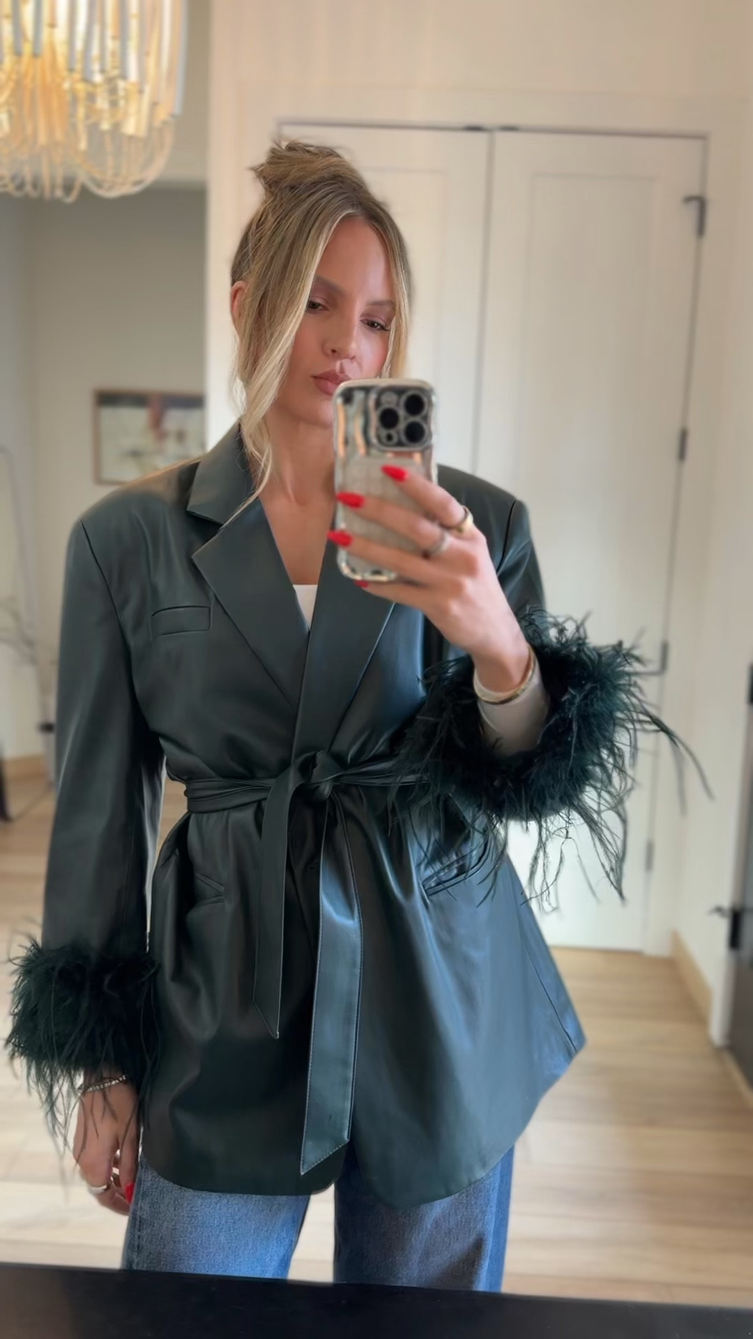 Wearing a sm in the jacket 

#LTKVideo #LTKstyletip #LTKparties