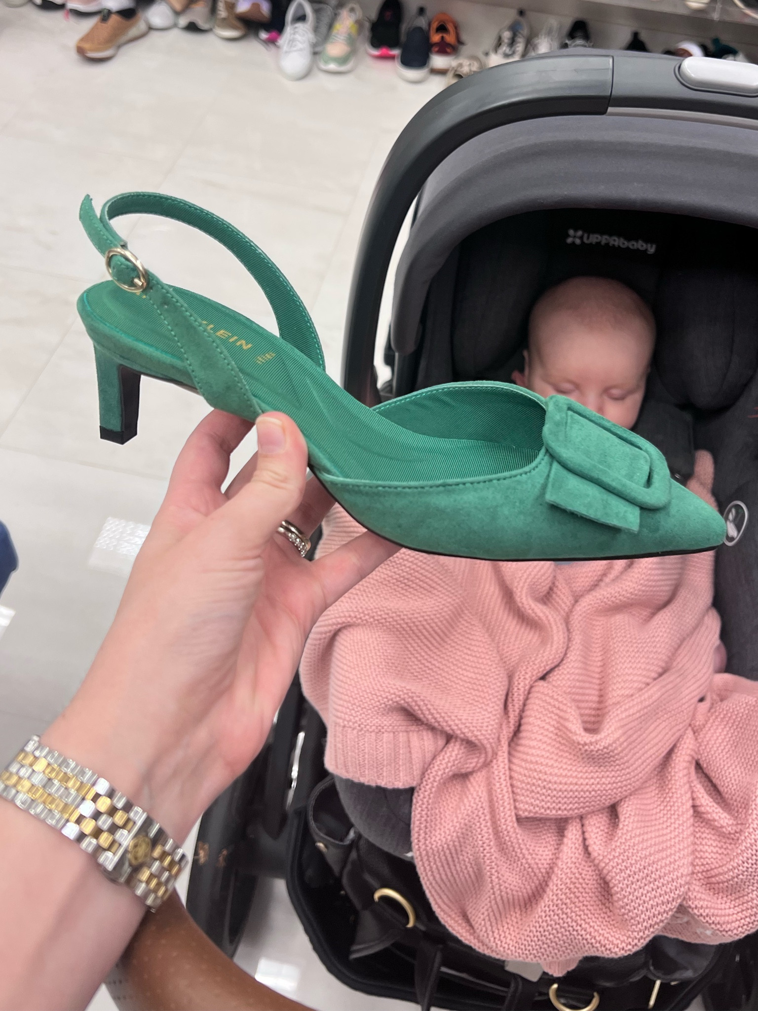 Kelly green kitten heels 💚 comes in three other colors! TTS

#LTKfindsunder100 #LTKshoecrush #LTKHoliday