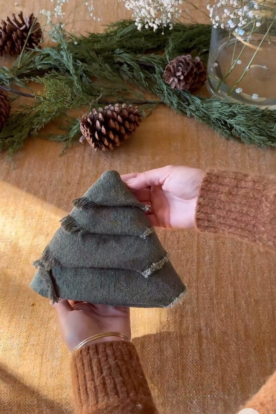 Here's an idea for folding fabric napkins to decorate your holiday tablescape + a few napkin options for the season 

#LTKVideo #LTKHome #LTKHoliday