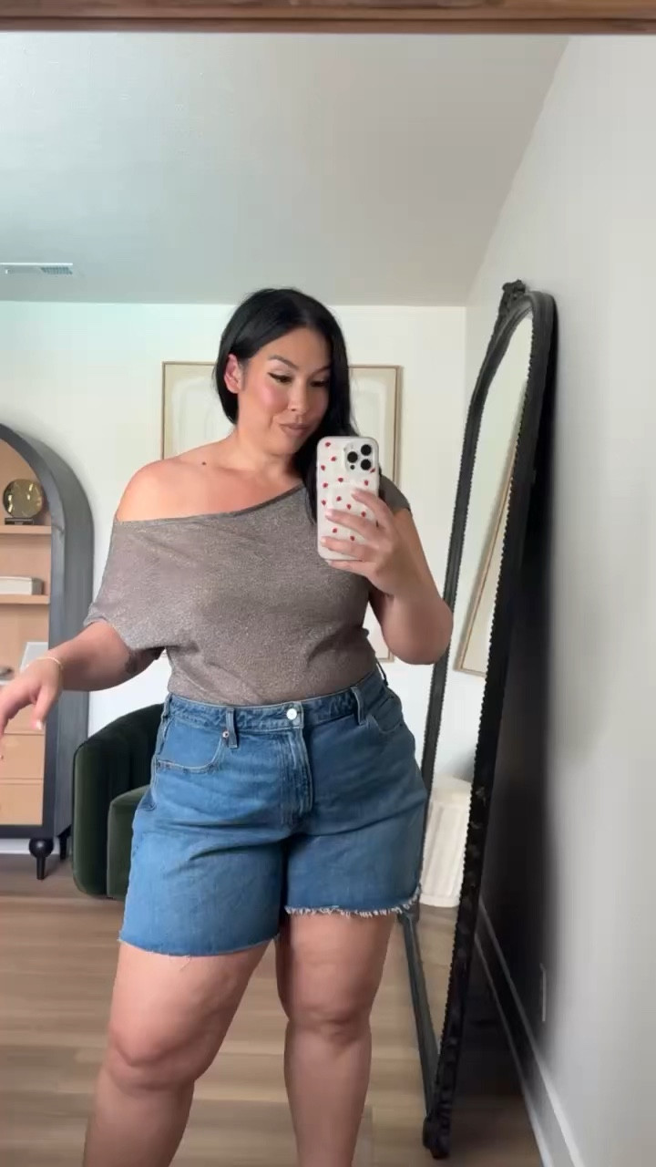 Midsize spring casual outfit! 
-
-
-
Spring outfit inspo, affordable fashion, abercrombie fashion, abercrombie new arrivals, denim shorts, shimmer top, abercrombie outfitt

#LTKootd #LTKMidsize