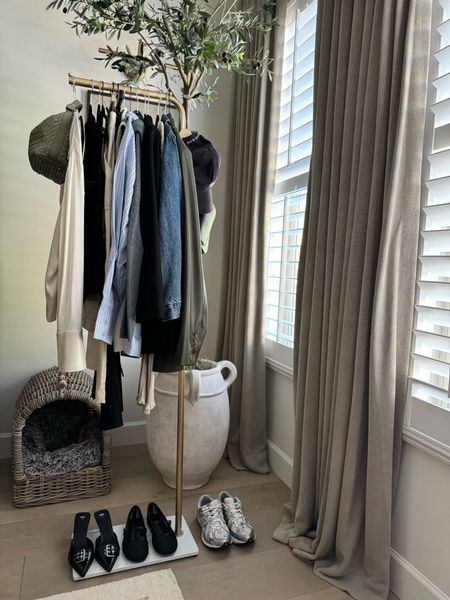 Clothing rack! Perfect for steaming too! 



#LTKstyletip #LTKhome #LTKfindsunder100