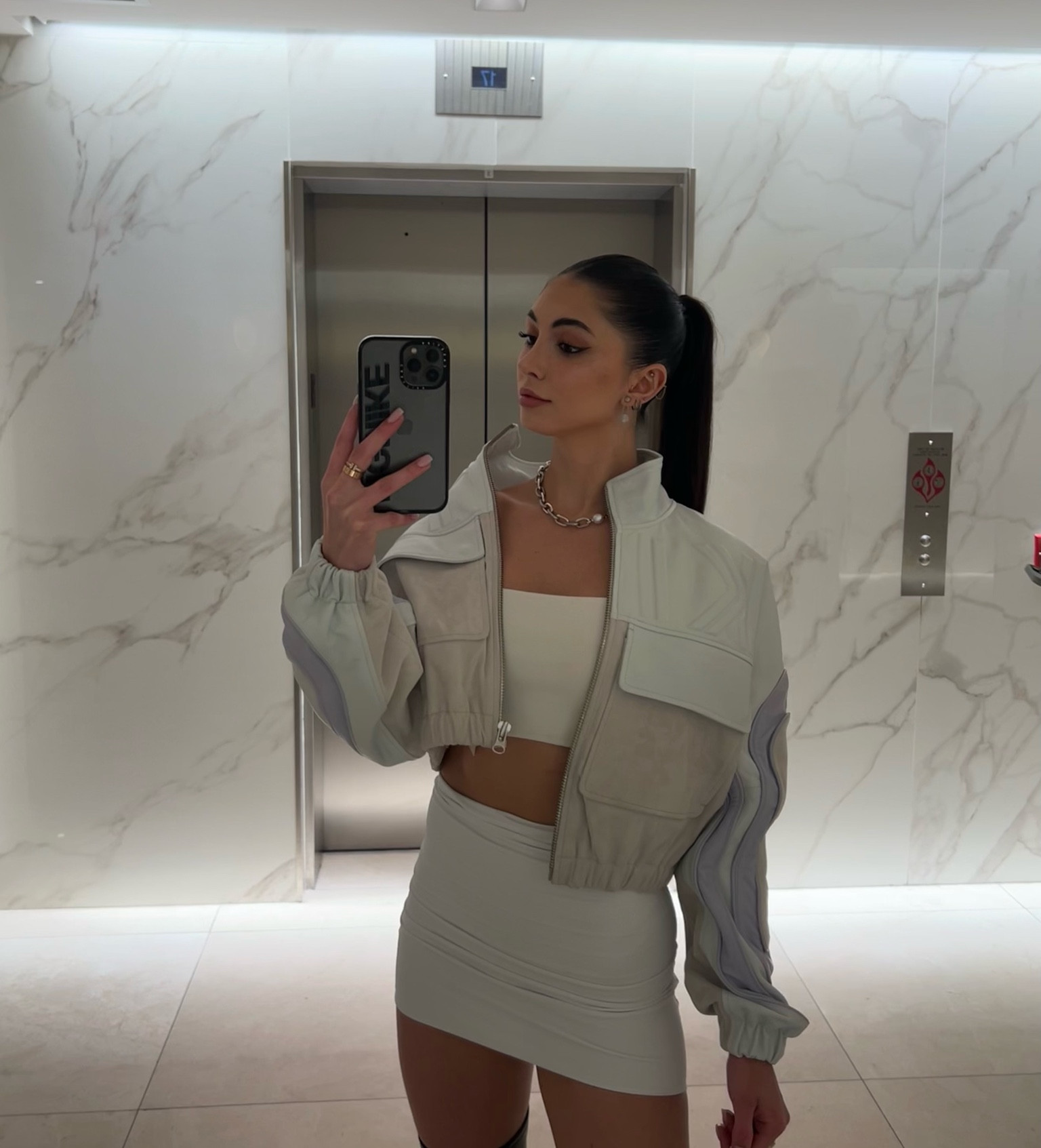 For this outfit, I wore the tube top as a skirt. I love how versatile it is! 