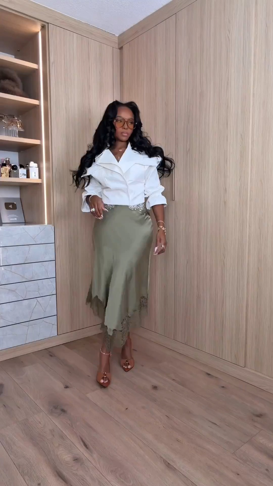 Elevated outfit✨ Everything from this look is linked below. 👇🏽

Wearing: Size Small | 5’4” | 140 lbs | 34D-27-40

📲   Download the FREE LTK app & follow me (@kirasfashionfinds) to shop all my daily finds.  #LTKootd #LTKPetite #LTKU
