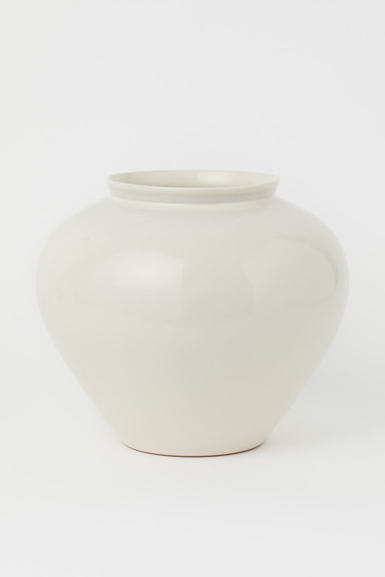 Terracotta vase | H&M (UK, MY, IN, SG, PH, TW, HK)