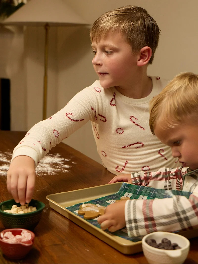 Modern Moments by Gerber Gender Neutral Tight Fitting Christmas Pajama Set, 2-Piece, Sizes 12 Mon... | Walmart (US)