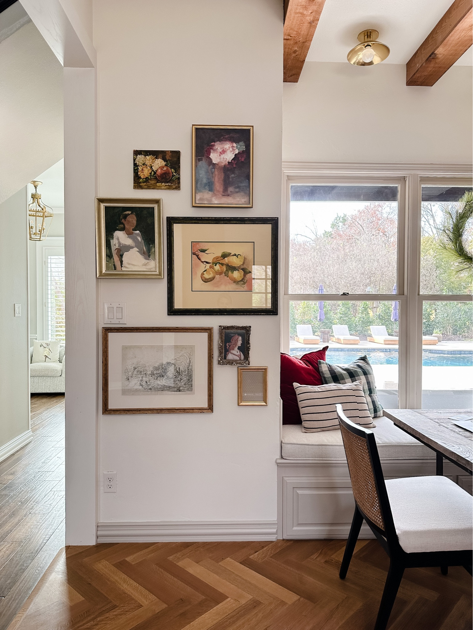 Gallery walls are a trend that’s still going strong. To keep it more timeless, we like to mix modern and traditional frames and incorporate heirloom style art. 😁
.
.
.
#gallerywall #art #kitchendecor #kitchen #timeless #traditionalstyle #modern #southerneclectic #southerneclecticdedign #eclectic #walldecor #gallerywallinspo #interiors #interior123 

#LTKhome #LTKFind #LTKunder50