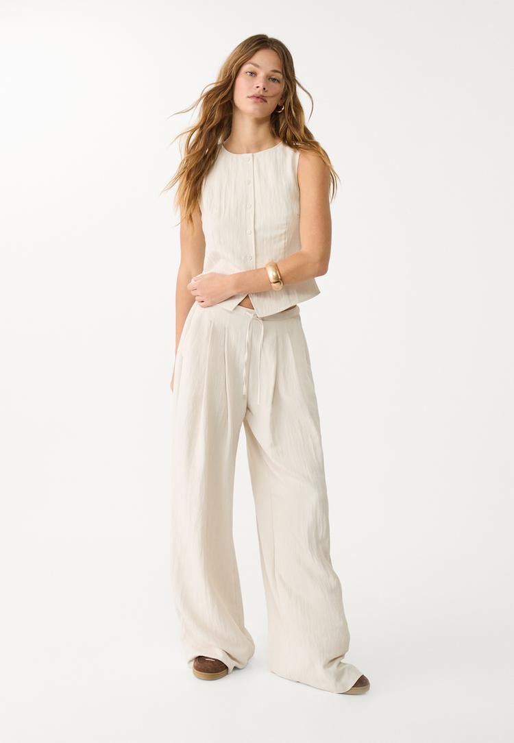 Textured top with buttons - Women's Shirts & Blouses | Stradivarius United Kingdom | Stradivarius (UK)