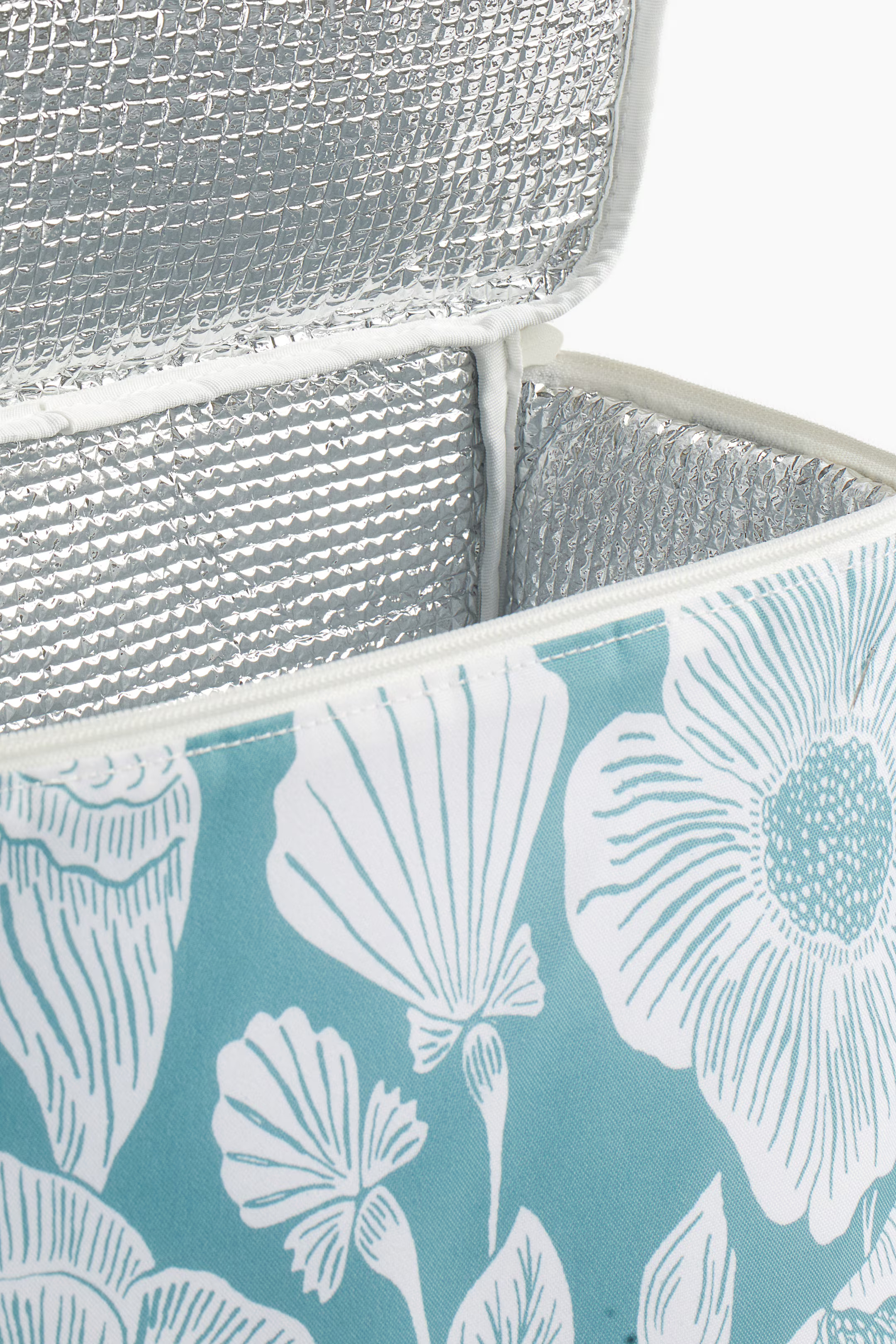 Large Cooler Bag | H&M (US + CA)