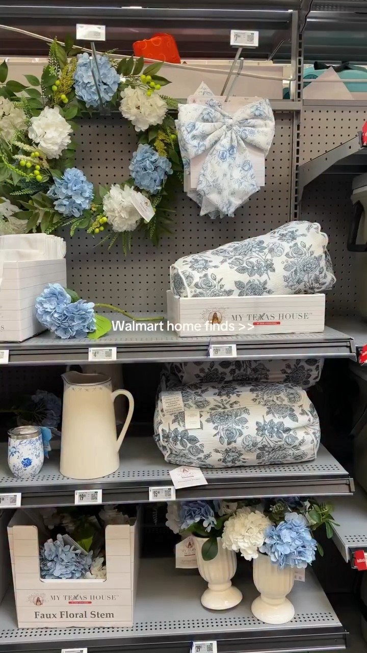 Walmart is literally THAT girl when it comes to home finds #walmart #walmartfinds #mytexashouseatwalmart #homedecor #summerdecor @walmart