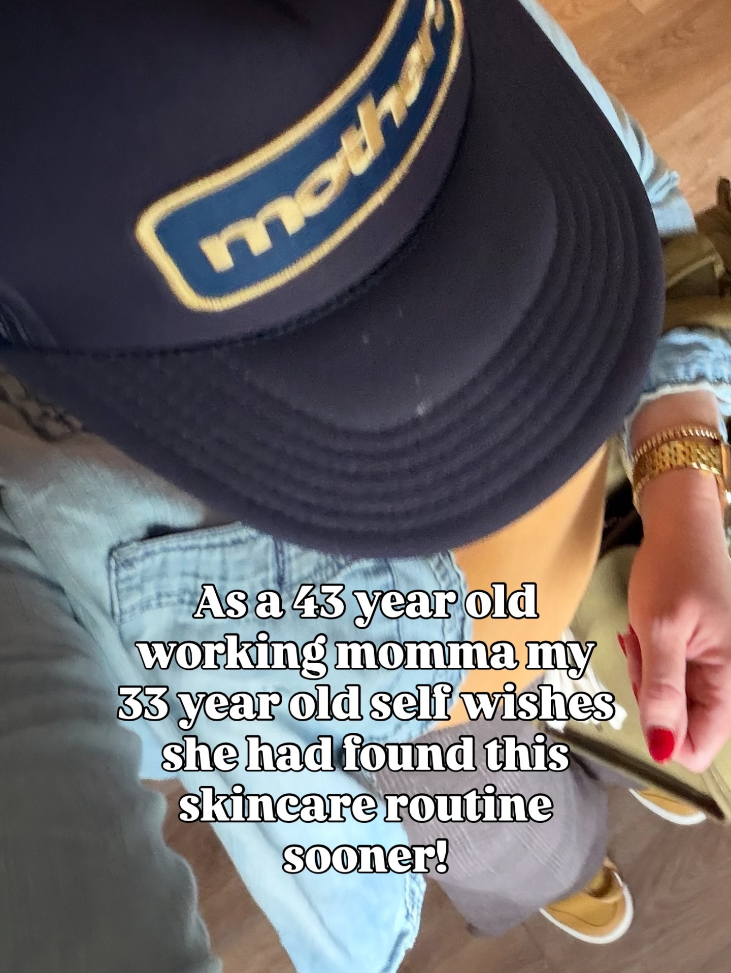 My 33 year old self wishes she knew this. 

A mixture of Rosehip oil, Vitamin E oil applied with the guisha technique has my skin looking and feeling hydrated and refreshed. 

#workingmom #skincareroutine #40plusskincare