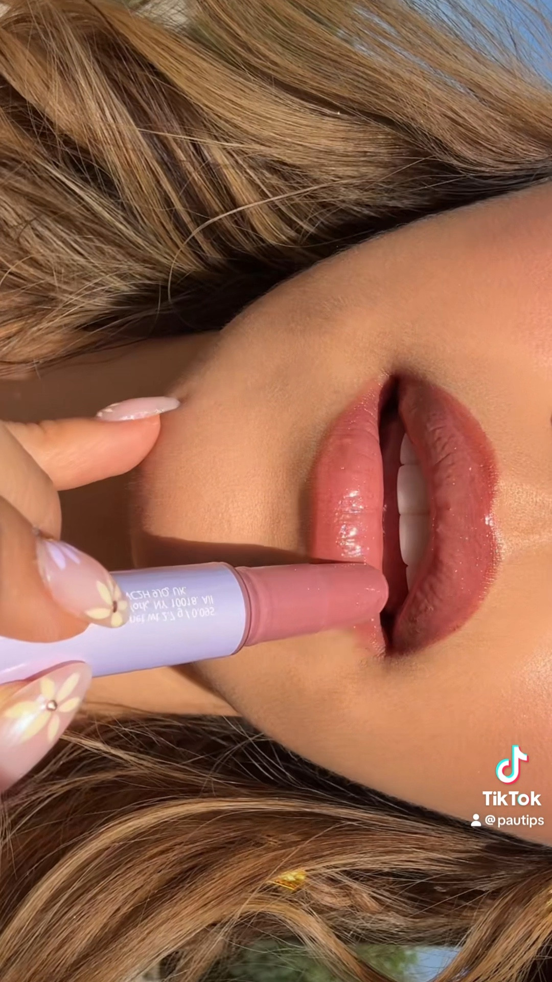 NATURAL GLOSSY LIP 👄 

#LTKbeauty #LTKGiftGuide #LTKVideo