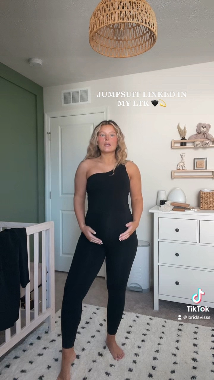 OLD NAVY JUMPSUIT

#LTKfit #LTKbump #LTKFind