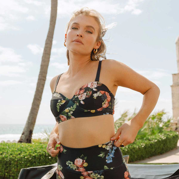 Hailey Crop, Rose Black | Albion Fit