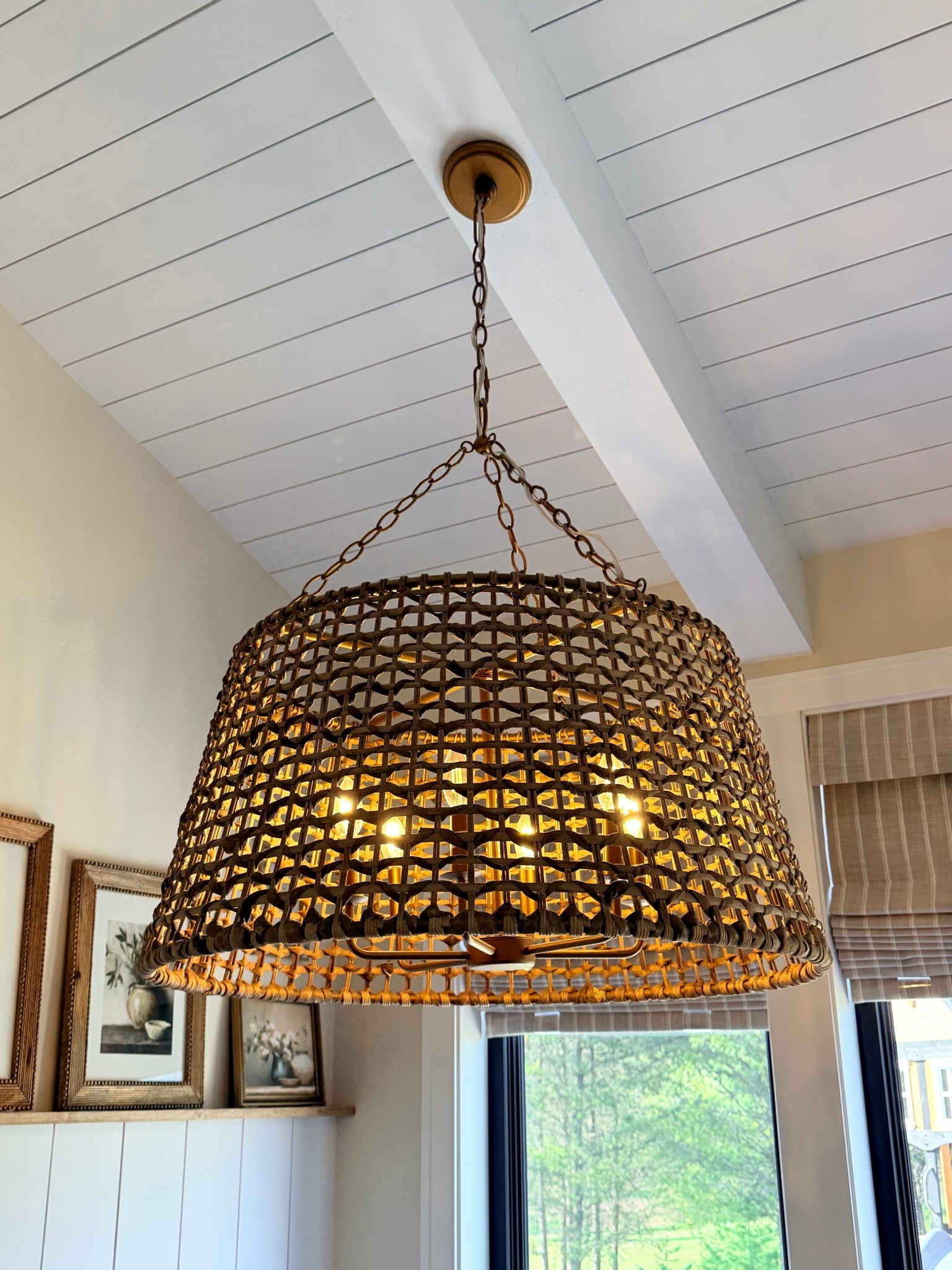The most perfect chandelier for any space. i added one to our breakfast nook and it just warms it up 👀🤎✨🙌🏻