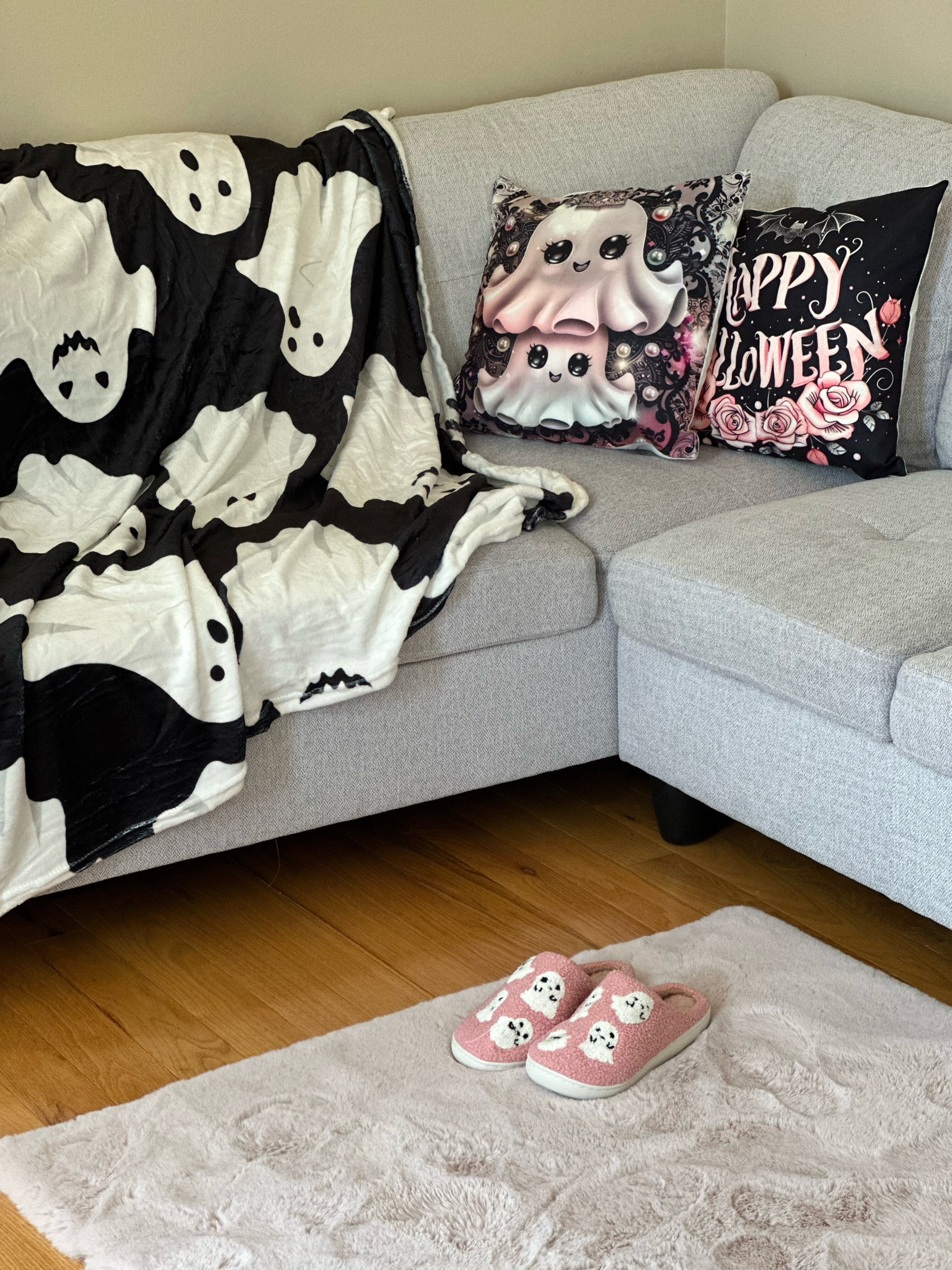 "🎃👻 Pink Halloween vibes have taken over my house, and I'm loving it! From ghostly blankets to adorable slippers, everything's set for a cozy and festive season. Embracing the spooky cuteness with these charming touches. Who says Halloween can’t be both spooky and sweet? 💕👻

#PinkHalloween #SpookyCute #CozyVibes #HalloweenDecor"

#LTKHome #LTKFamily #LTKSeasonal
