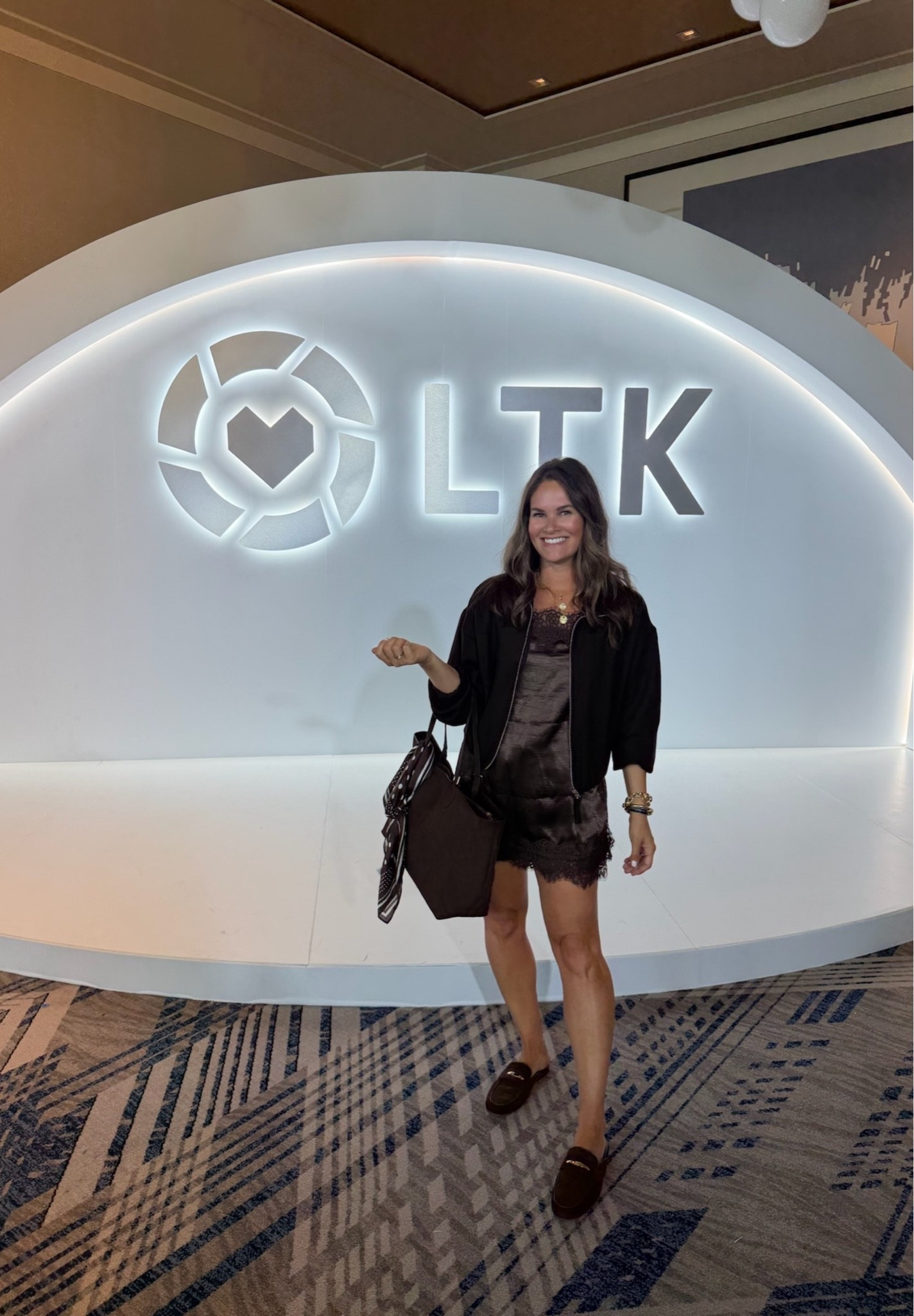 Today’s LTKCon ootd ✨🤎 loving the browns + this lace tank & shorts pair! My shoes have been SO comfy all day!

#LTKCon #LTKootd #LTKdayinmylife