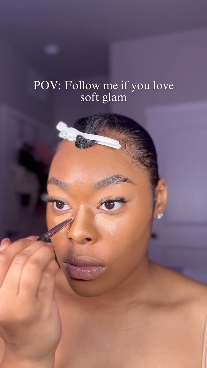 I love me a soft glam look🧡
Where’s my soft glam ladies at ??🥰🥰🥰

Foundation:@fentybeauty
Contour and blush palettes:@madebymitchell and @Carlasecret 
Setting powder:@lauramercier
• 
•
•
•
•
•
•
•
•
•
•
•
•
#makeuplook #makeup #contour #blush #explorepage #fyp #makeupartist #madebymitchell #lauramercier #fentybeauty #carlasecret #explore #eyeshadow #softglam #eyeshadowlook #beauty #beautyinfluencer #morphebrushes #realtechniquesbrush

#LTKBeauty