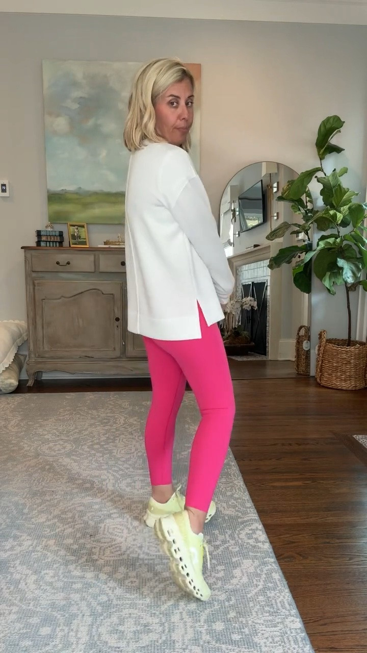 Spanx Athletic Wear is my go-to!! 

Leggings - small 7/8
Top - xs
Sneakers - 8 tts 

CODES- 
*Allie + Bess - Catherine20