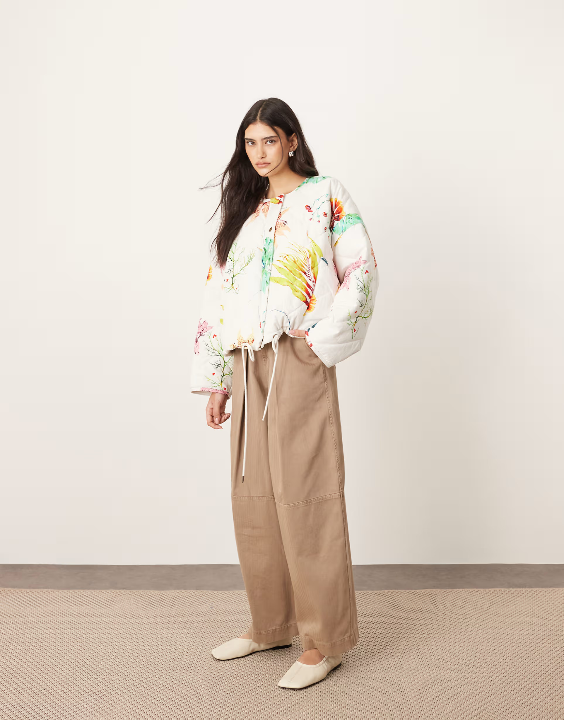 ARRANGE - Gewatteerd bomberjack in botanische bloemenprint | ASOS (Global)