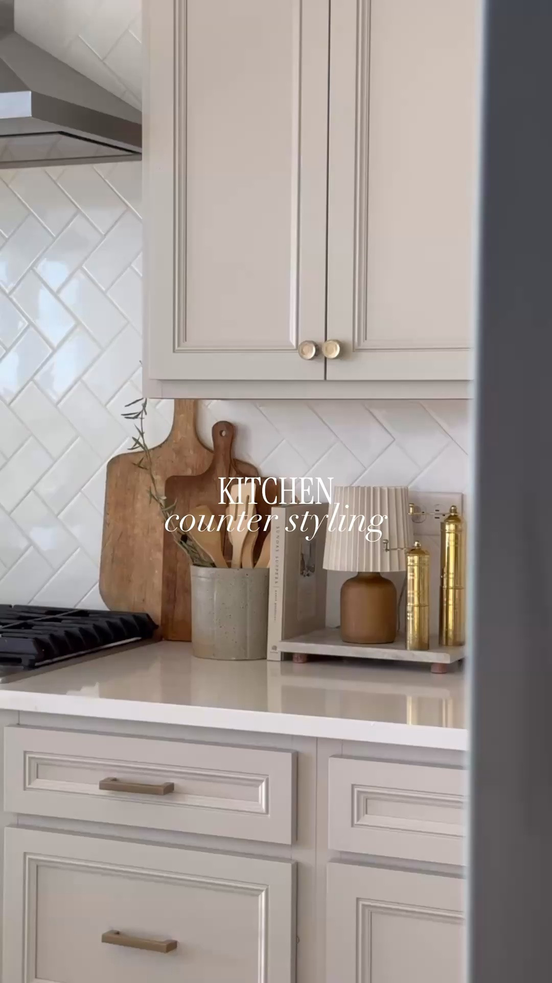 minimal, warm & pretty kitchen🤝 my favorite counter styling to date〰️

#LTKdayinmylife #LTKmorningroutine #LTKHome