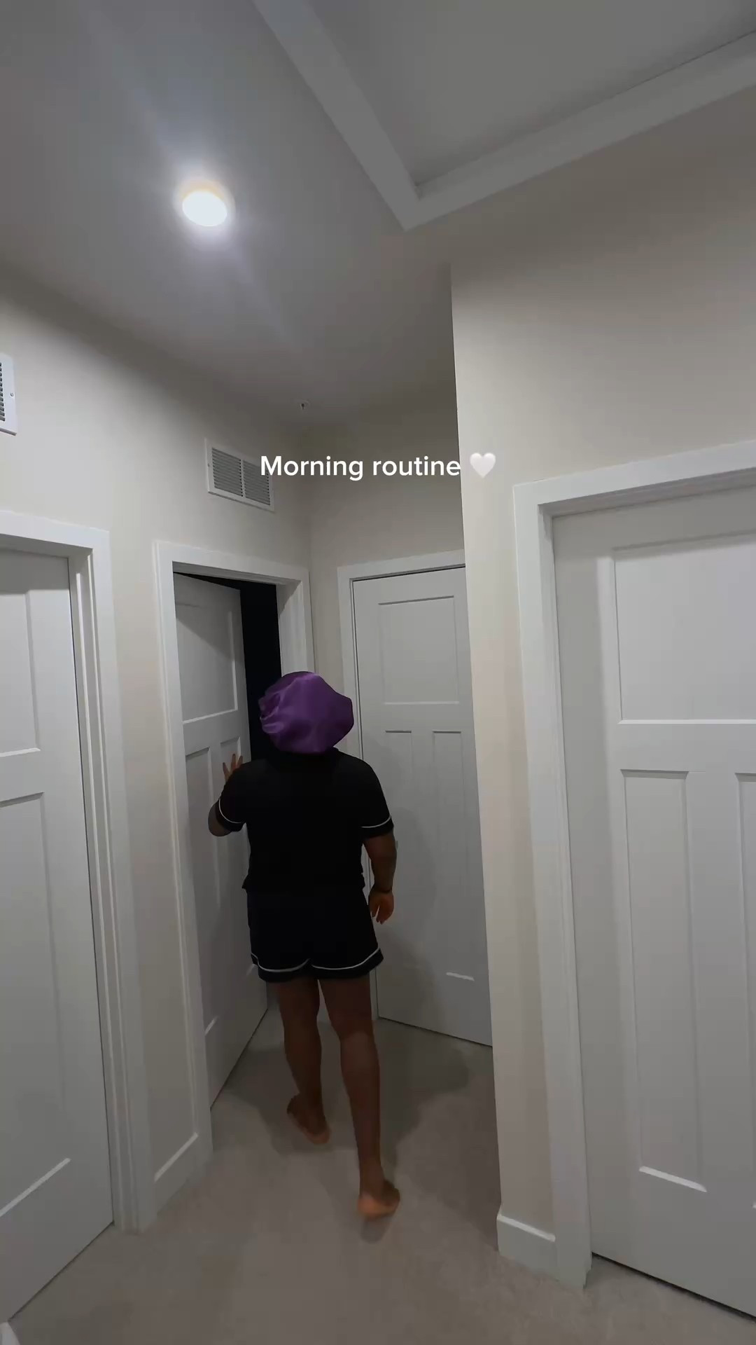 The kids are back in school whew the early morning starts again today we had dental appt so we woke up normal hehe 🙃 happy Monday friends 🤍 

.

.

.

#morningroutine #moms #morningvlog #parent #ditlvlog 

#LTKmorningroutine #LTKdayinmylife