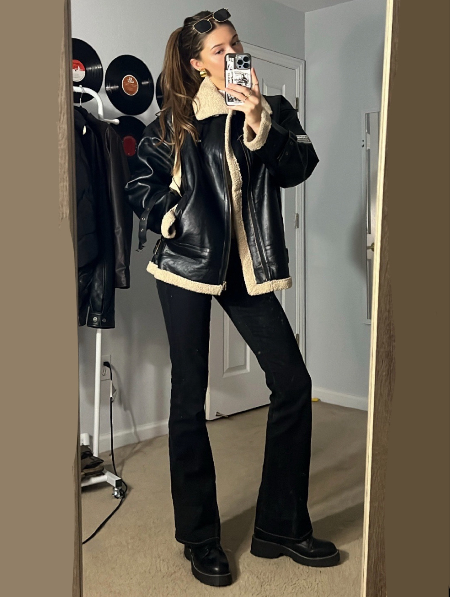 The perfect jacket for winter❄️☕️📸
