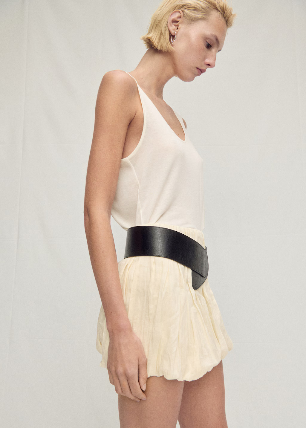 Haut lyocell décolleté plongeant | MANGO France métropolitaine | Mango EU