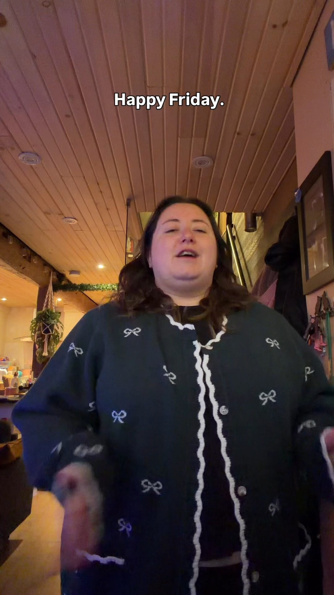 TGIF ready for today’s fit check with:

Cardigan: @bloomchic 
Shirt: @oldnavy 
Leggings: @oldnavy 

What’s your weekend plans? Let me know below!

#plussize #ootd #plussizefashion #lifestyle 

#LTKwinter #LTKplussize #LTKcanada