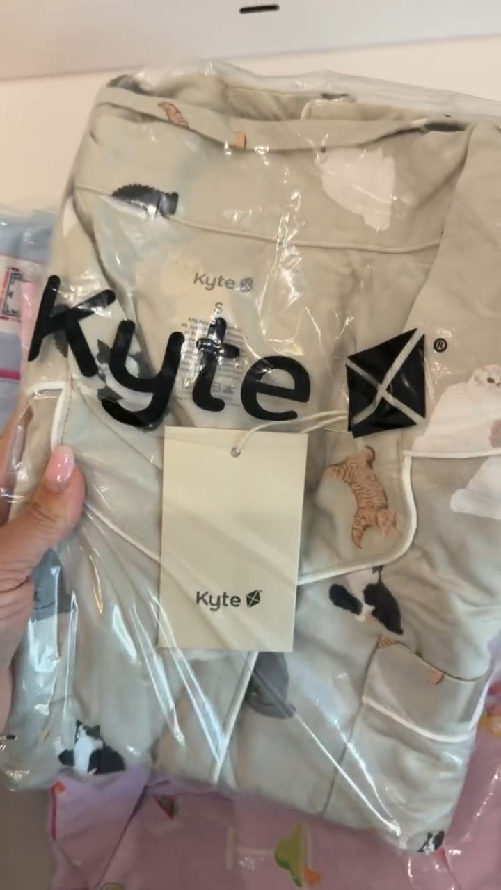 Finally getting around to unboxing some PR packages today! 📦

#LTKOver40 #LTKPetite #LTKHome