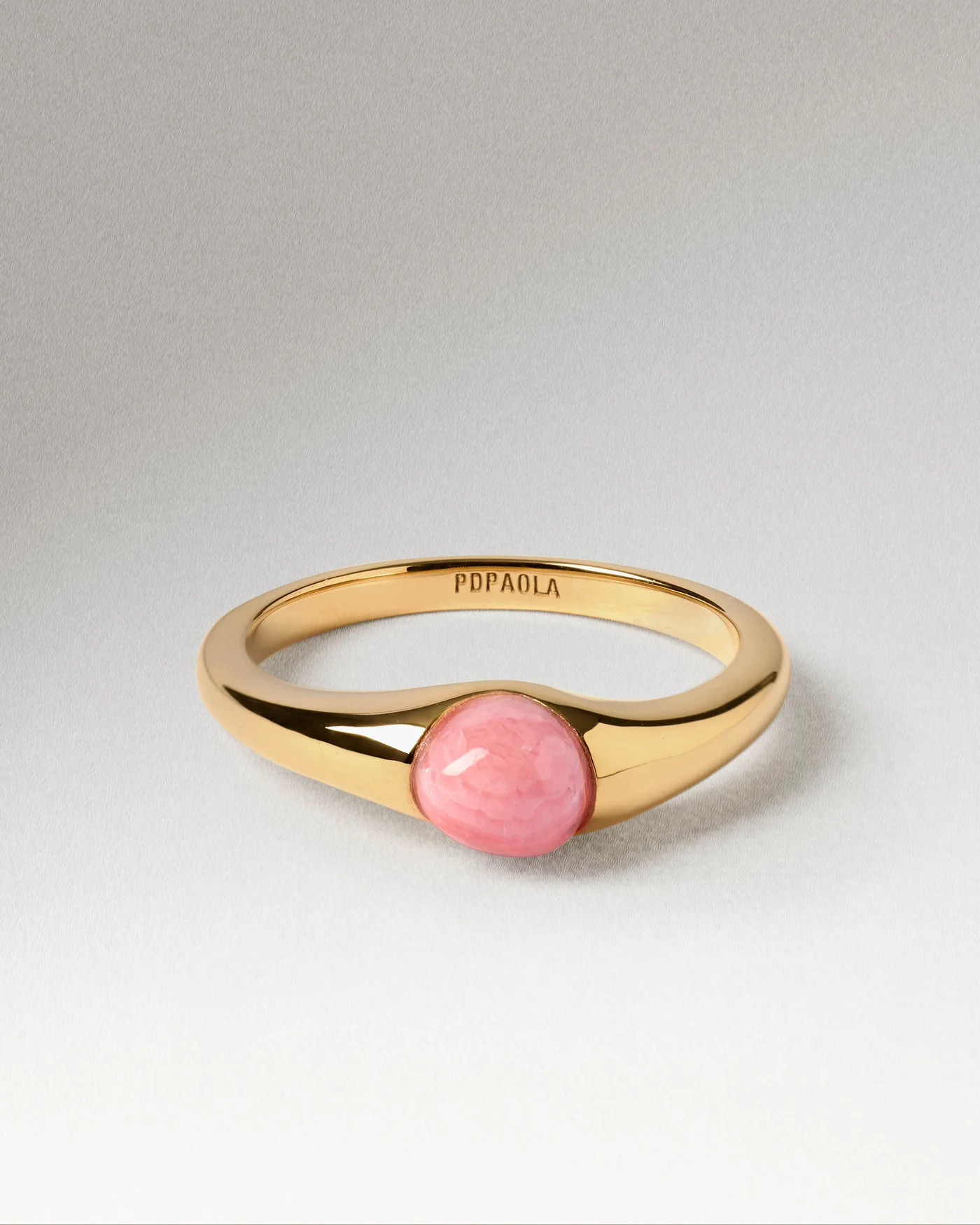 Schmaler Ring aus vergoldetem Sterlingrosafarbenem Steindetail. | Orion-Ring aus Rhodochrosit | P... | PDPAOLA DE