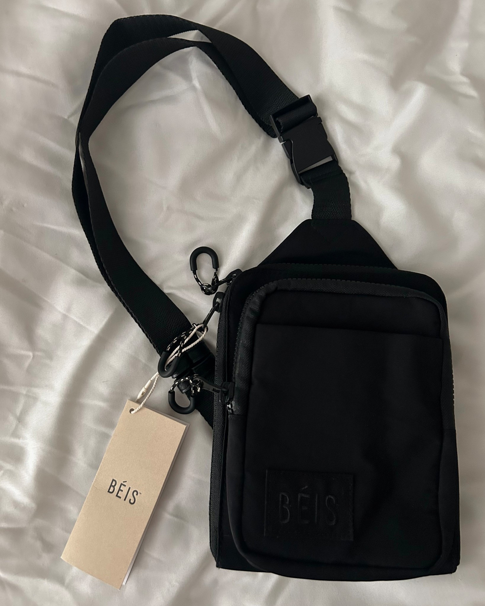 new bag @beis 🖤

the sport sling in black, crossbody bag, black bag, black crossbody bag, travel bag, travel, gym

#LTKTravel #LTKFindsUnder100 #LTKItBag