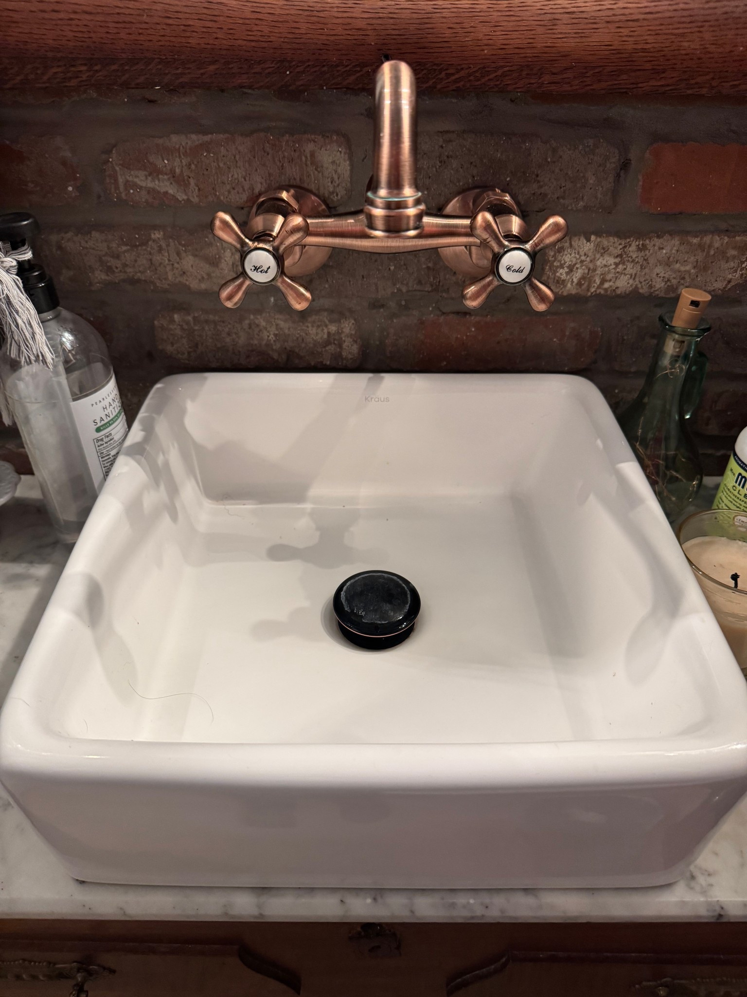 Class up your bathroom with these charming copper faucets and ceramic sink basins! Perfect for adding that touch of old world charm! 🤎🚰

#CallSignDesign #Vintage #Luxury #InteriorDesign #InteriorDecorating #Elegance #Chandelier #OldWorldCharm #DesignStyle #CastleCore #OldWorldCharm  #SimpleSwaps