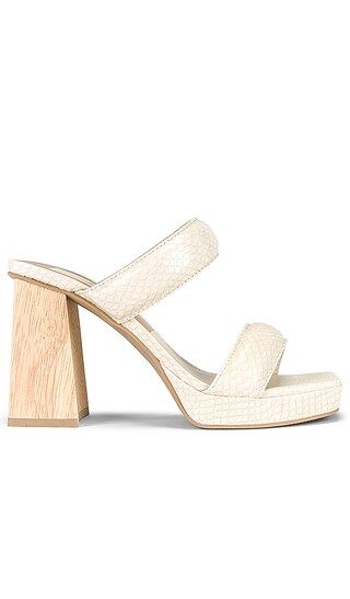 Atlas Sandal in Ivory | Revolve Clothing (Global)