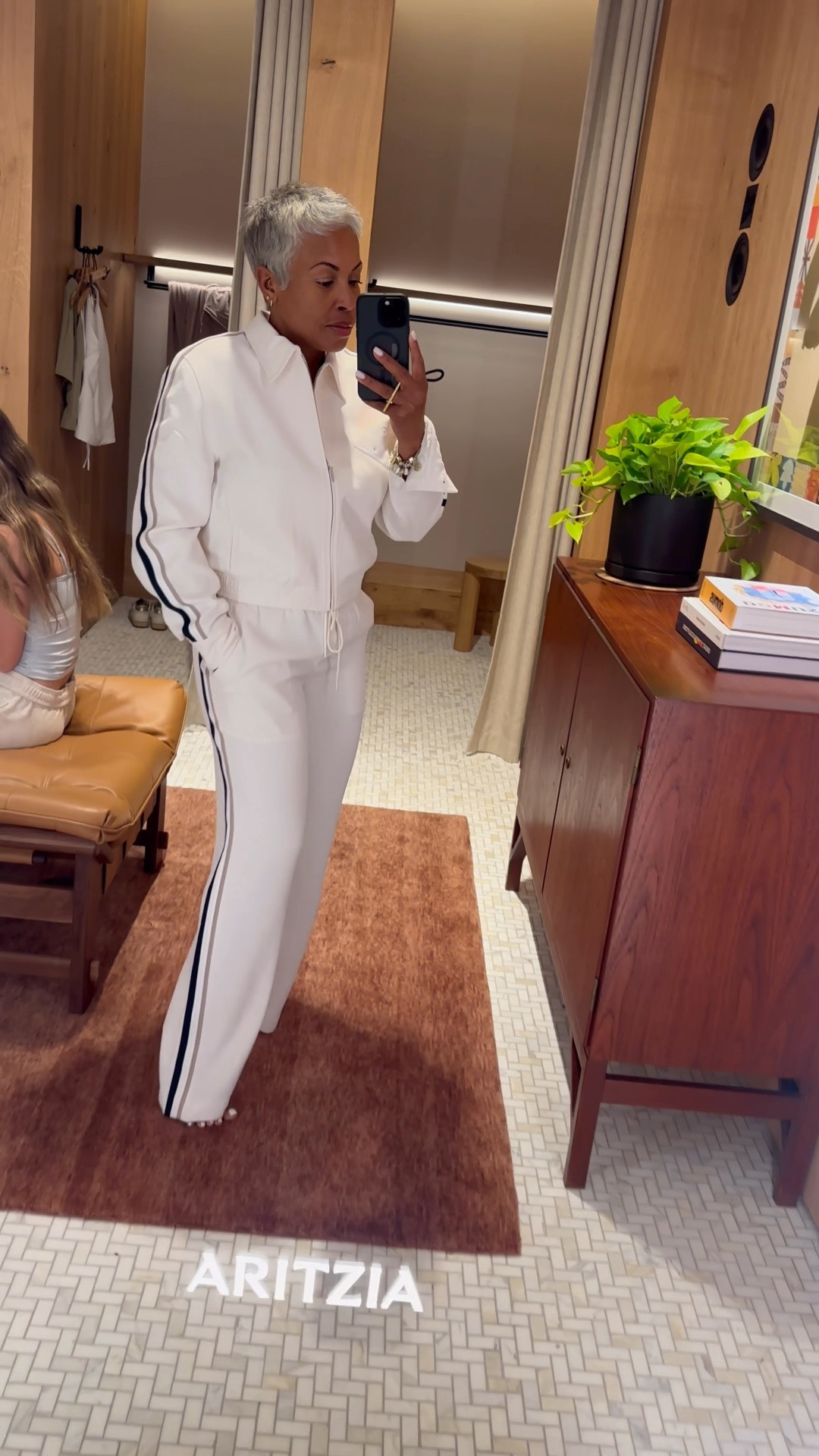 Aritzia was calling my name…

ftts| jacket & pant | medium

Disclaimer: Items sell out fast, but I linked similar cute pieces🫶🏽

#AritziaTrackSet #ComfyLoook #MidlifeFashion #xoJalonda #CuteAndComfy

#LTKOver40 #LTKootd