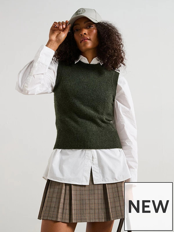 V by Very Timeless Yarn Crew Neck Knitted Vest - Dark Green | Very (UK)