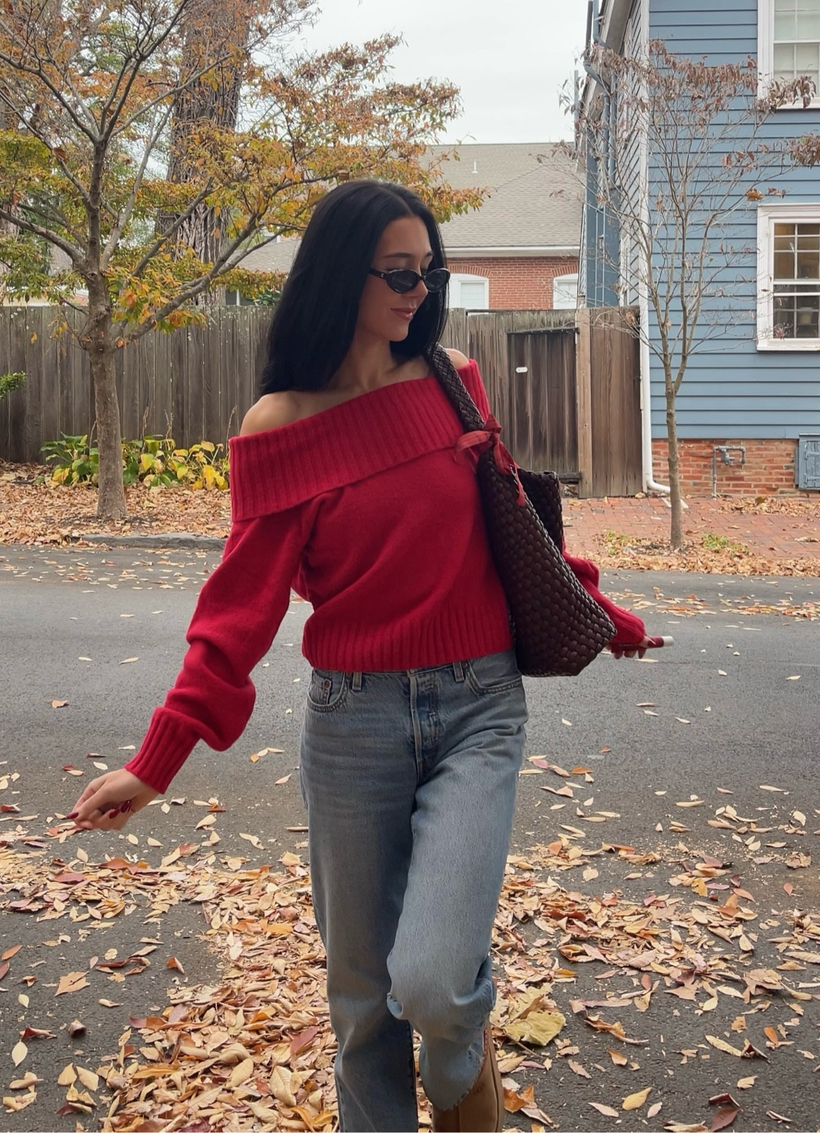 Top I'm wearing size small 🍒 comes in grey & navy too ! 
- Loveee the woven tote bag ! comes in alot of colors , super soft comfy material on the shoulder , perfect big bag thats still fashionable 

#LTKHoliday #LTKGiftGuide #LTKSeasonal