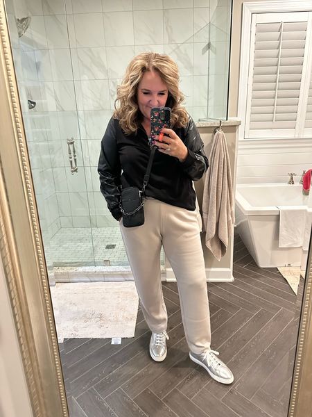 Traveling to LTK CON!

Zenergy is Chicos athleisure line. Excellent quality. 

Pants are size 2,0 and plenty roomy. Top is 2,0 also  

#LTKCon #LTKover40 #LTKtravel