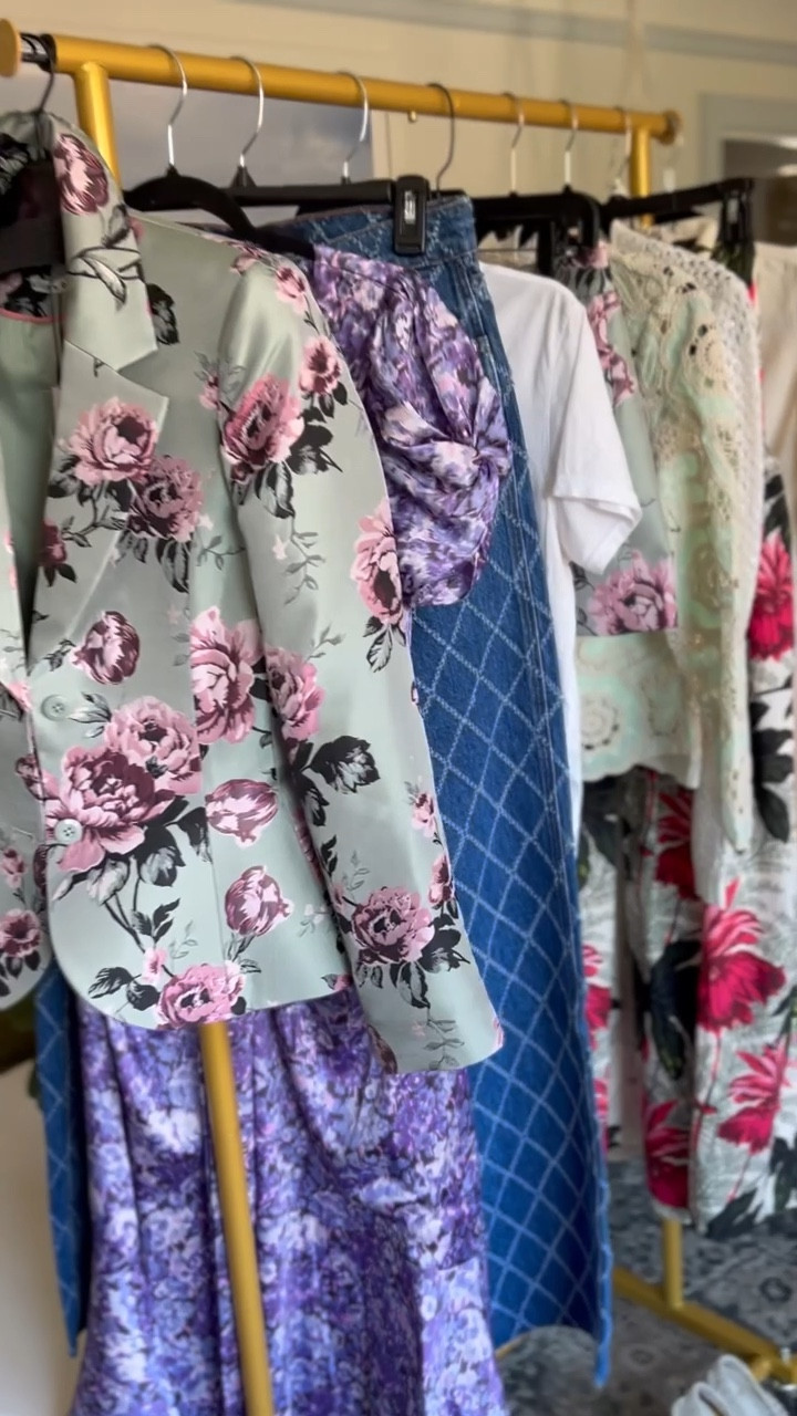 Sweet little styling 💗

https://liketk.it/5c1ZR

#LTKStyleTip #LTKOver40 #LTKShoeCrush