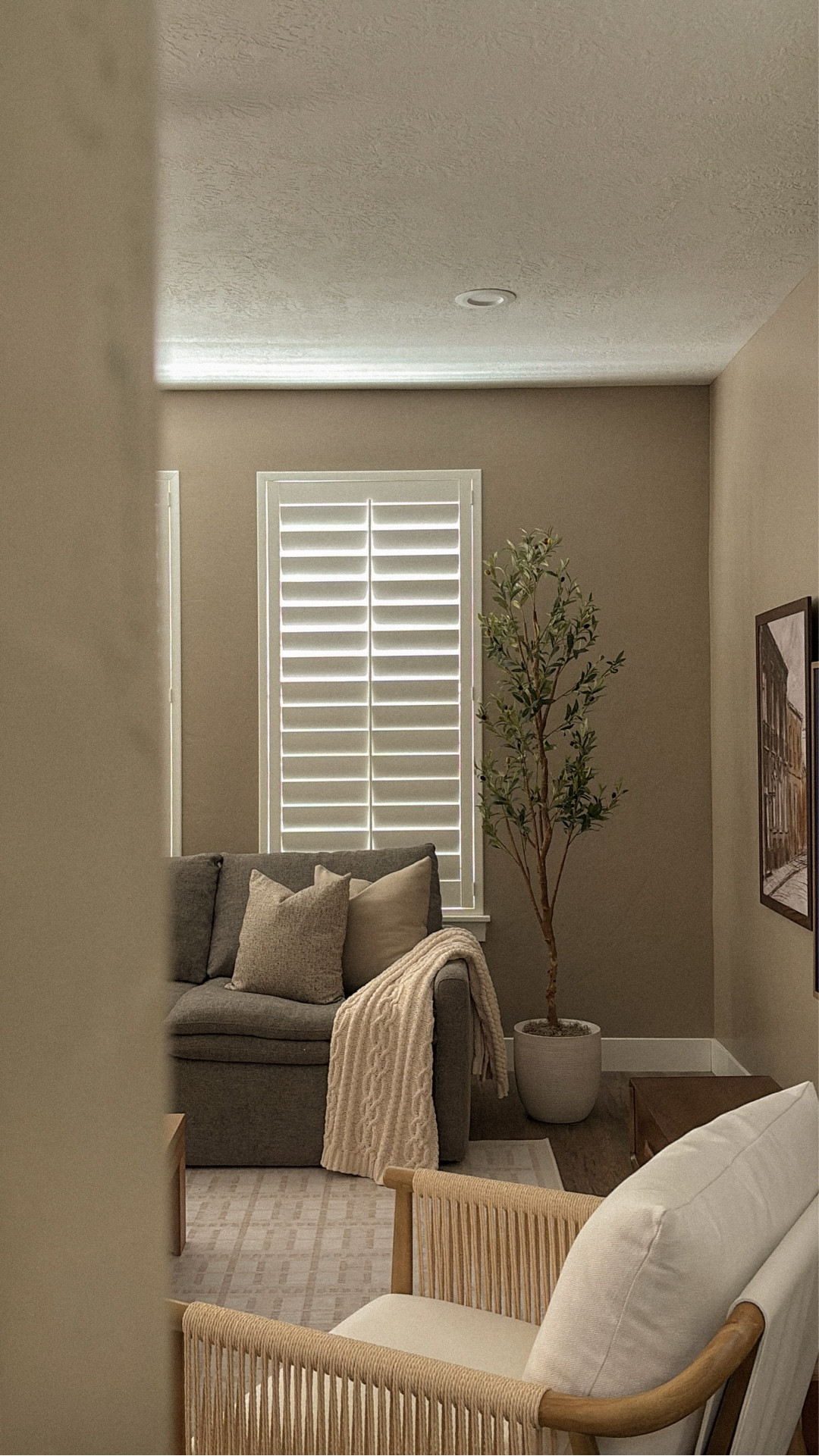 #HacknerHome #PillowCovers #HomeVibes #HomeDecor #LivingRoomInspo #LTKHome #LTKStyle #LTKDecor #LTKInterior #LTKInfluencer #HomeStyling #CozyLiving #LuxuryHome #DecorInspo #InteriorGoals

#LTKHome #LTKStyleTip #LTKSaleAlert