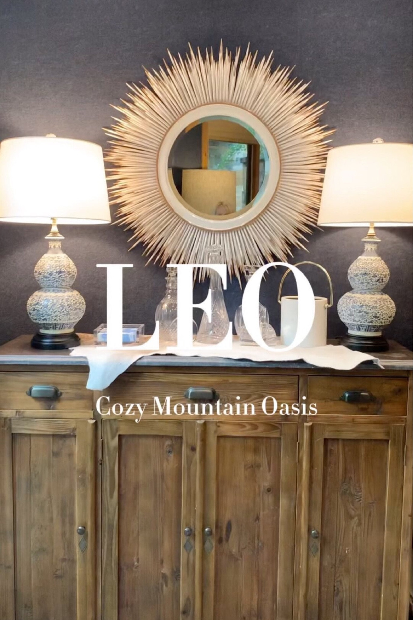 Nestled in the peaks of Colorado, this modern mountain retreat becomes a winter haven. 🏔️🏠

Featuring:
@lamaisonpierrefrey
@caidesigns
@schumacher1889
@kneedlerfauchere 
@samuelandsons
@perennialsfabrics
@johnbrooksinc
@hollyhuntdesign
@leejofa
@fabricut
@zakandfox
@thelarkdenver
@casamance_official
@osborneandlittle
@jimthompson.fabrics
@shanahancollection
@thibaut_1886
@artewalls 

#interiordesign #mountainmodernhome #interiordesigner #leointeriors #instagood #interiores #like #modernarchitecture #homedesign #interiorstyling #colorado #vailinteriordesign