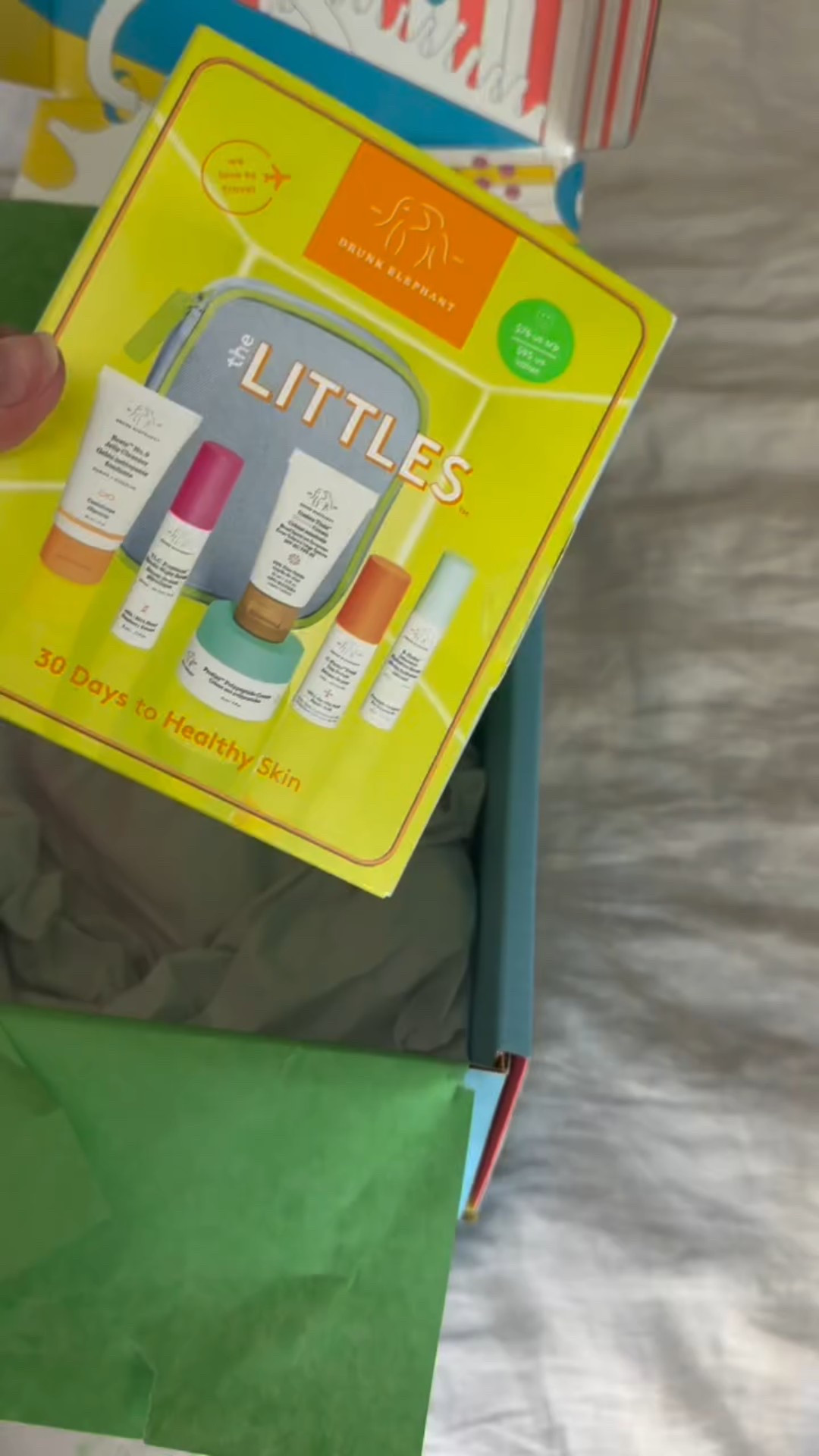 Gifted by Drunk Elephant 🐘 

The Littles 7.0 = six Drunk Elephant besties that cleanse, exfoliate, hydrate, brighten, replenish + protect. 

Perfect for a 30-day skin reset or tossing in your carry-on for glowing skin on the go. 🧴✈️

 @drunkelephant #drunkelephant #drunkbreak #cleanbeauty #skincarecommunity #skincareobsessed
