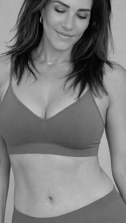 The Bra That Actually Fits 🙌

ThirdLove changed the bra game for me! No more uncomfortable underwire or weird gaps.

Why I’m obsessed:
	∙	Seamless, wireless comfort (you forget you’re wearing it!)
	∙	Actually fits properly - no spillage, no gaping
	∙	Stays in place all day
	∙	Looks smooth under everything
	∙	Available in half sizes (game changer!)

My favorite styles:
	∙	24/7 Classic T-Shirt Bra
	∙	Wireless Lift Bra
	∙	Perfect Coverage Bra

The fit is chef’s kiss - supportive without feeling restrictive. And the seamless design? Invisible under clothes!

If your current bras are uncomfortable, try ThirdLove. You deserve a bra that actually fits!

#LTK #LTKbeauty #LTKfindsunder100 #ThirdLove #BraFit #ComfortableBra #Lingerie #OOTD #BraRecommendation