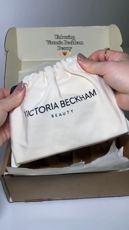 Victoria Beckham Beauty Makeup Unboxing🤎✨

#LTKGiftGuide #LTKbeauty #LTKparties