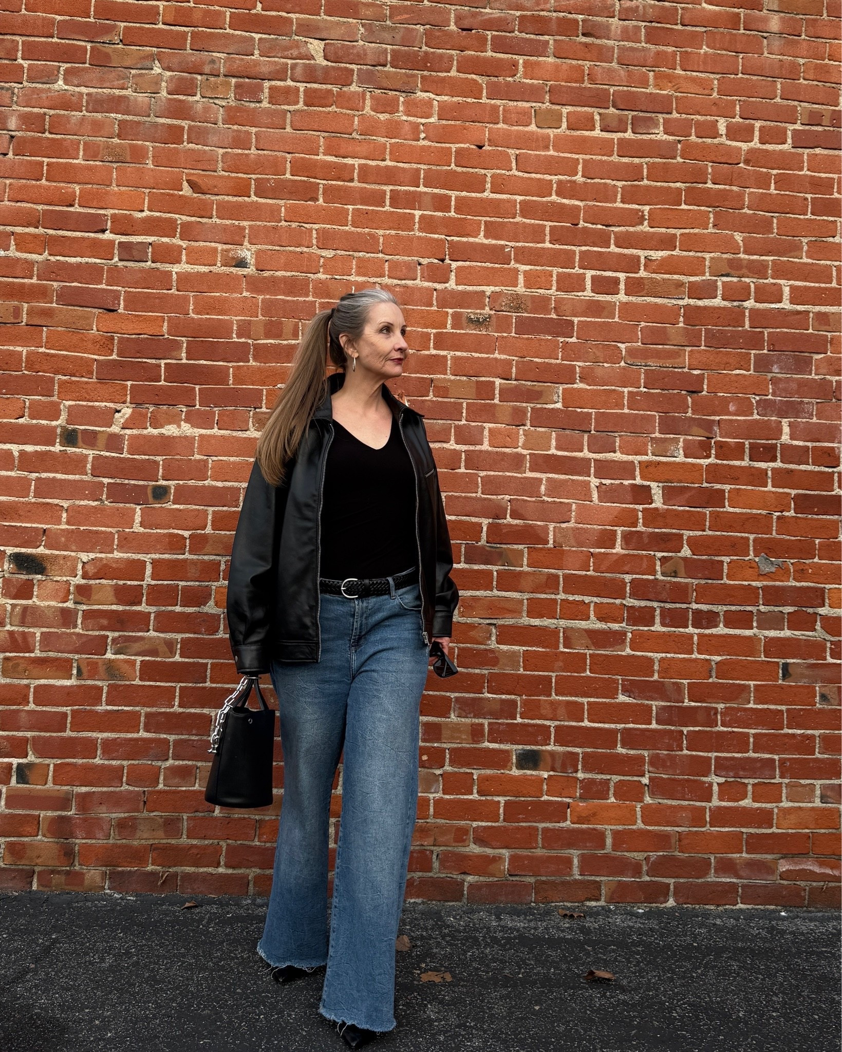 Oversized leather bomber jacket & wide leg jeans … #ootn. #datenight #eveningout #minimaliststyle

#LTKOver40 #LTKMidsize #LTKootd