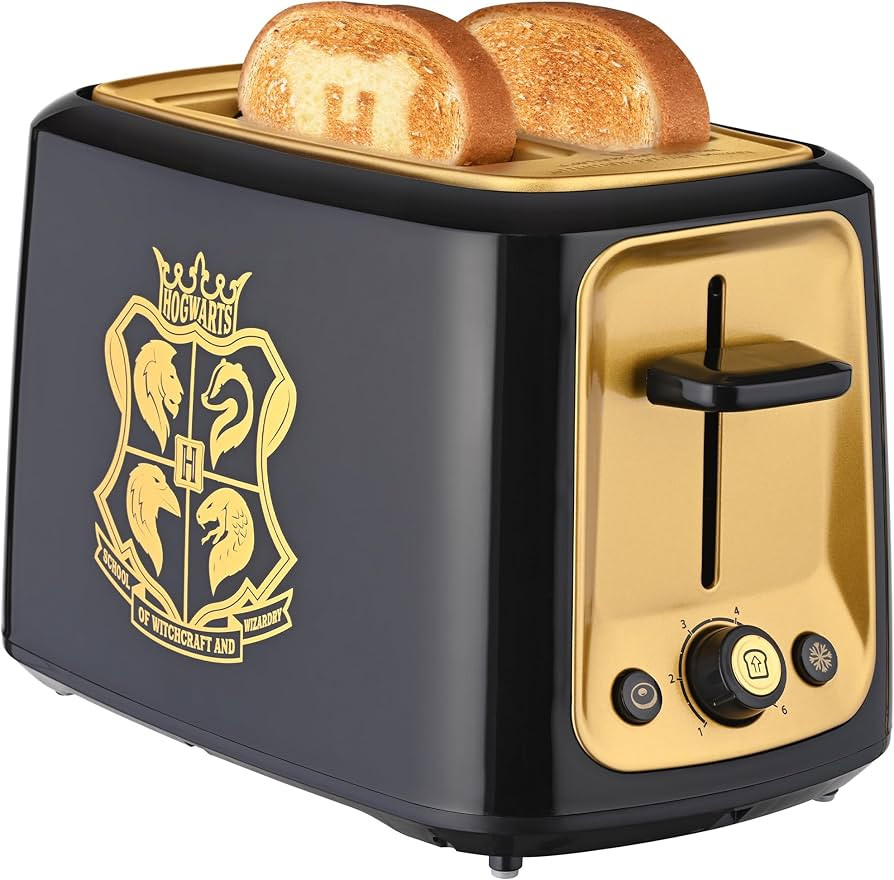 Warner Brothers Harry Potter 2-Slice Toaster by Select Brands, Imprints Hogwarts Crest and Harry ... | Amazon (US)