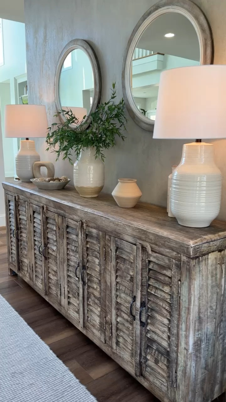 Love how the console turned out after a few simple changes in decor 😍

#LTKstyletip #LTKhome