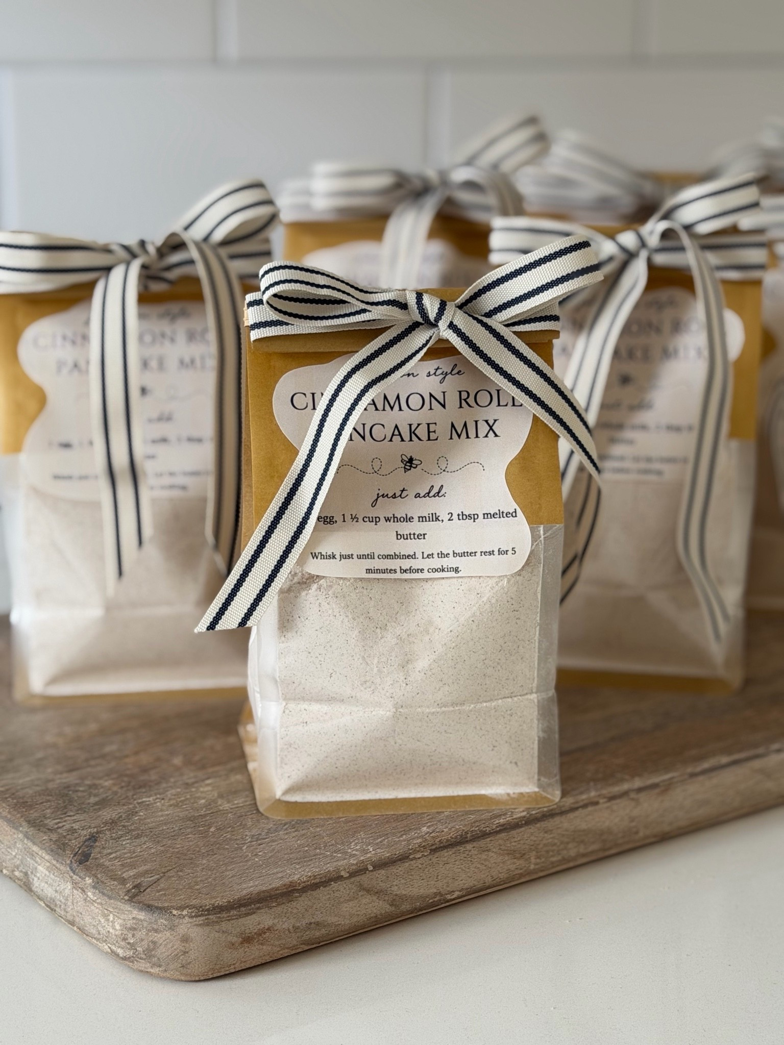 Cinnamon Roll Pancake Mix! 🥞 

A thoughtful take-away for my bookclub guests... but could make a cute Christmas Gift idea.

#LTKmorningroutine #LTKHome #LTKfoodie