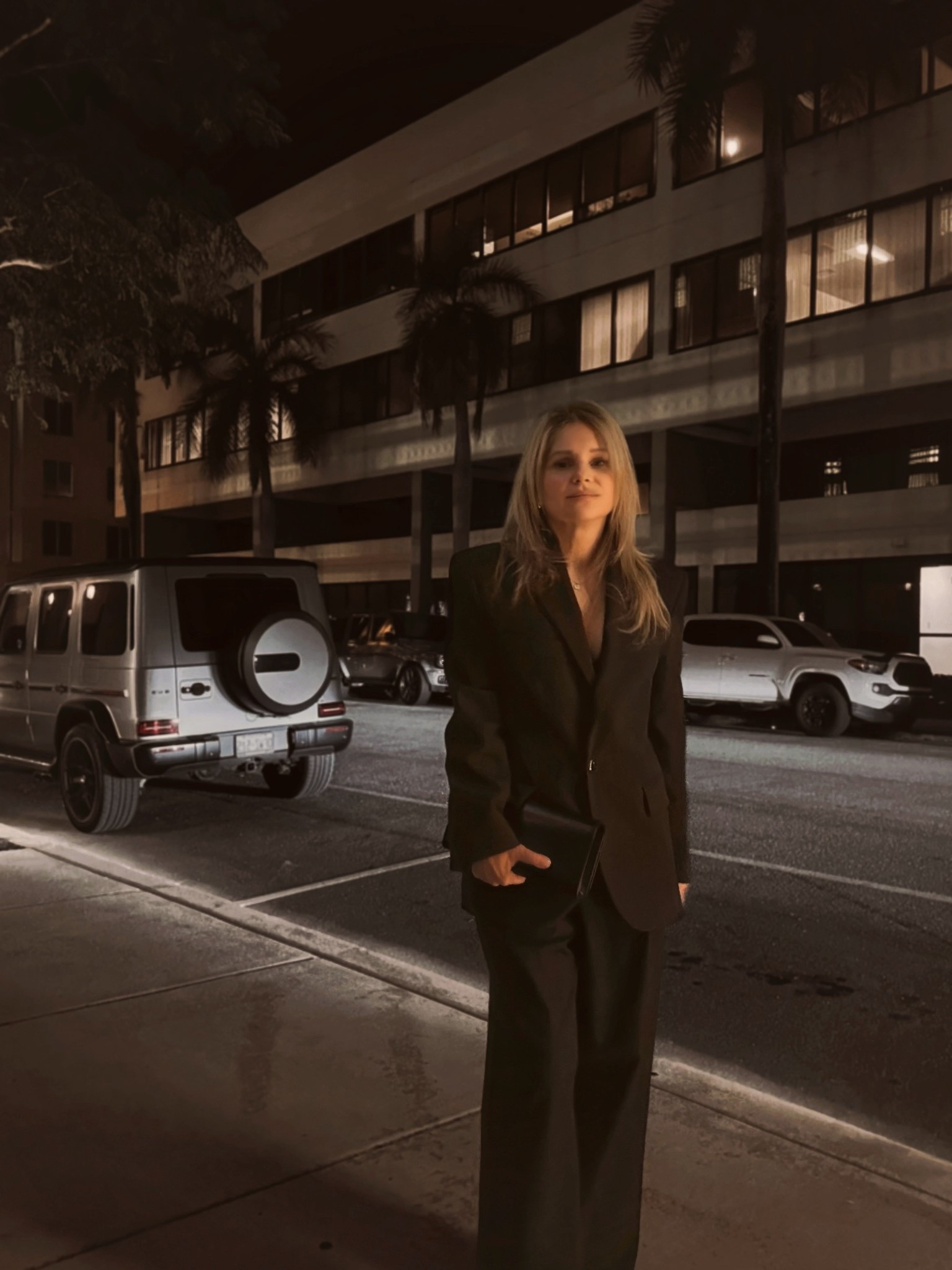 Another shot of my brown pant suit outfit from last week. It’s an oversized blazer jacket and loose fitting trouser matching set that I’m wearing w black leather high heel mules.

#LTKootd #LTKSeasonal #LTKWorkwear