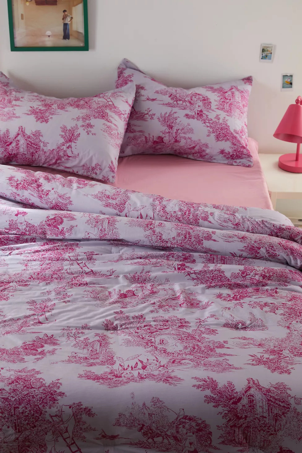 Frog Toile Breezy Cotton Percale Comforter Set | Urban Outfitters (US and RoW)